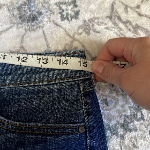 COPY - LAUREN CONRAD Blue Medium to Dark Wash Cotton Blend Denim Shorts Size 6 - Picture 5 of 7
